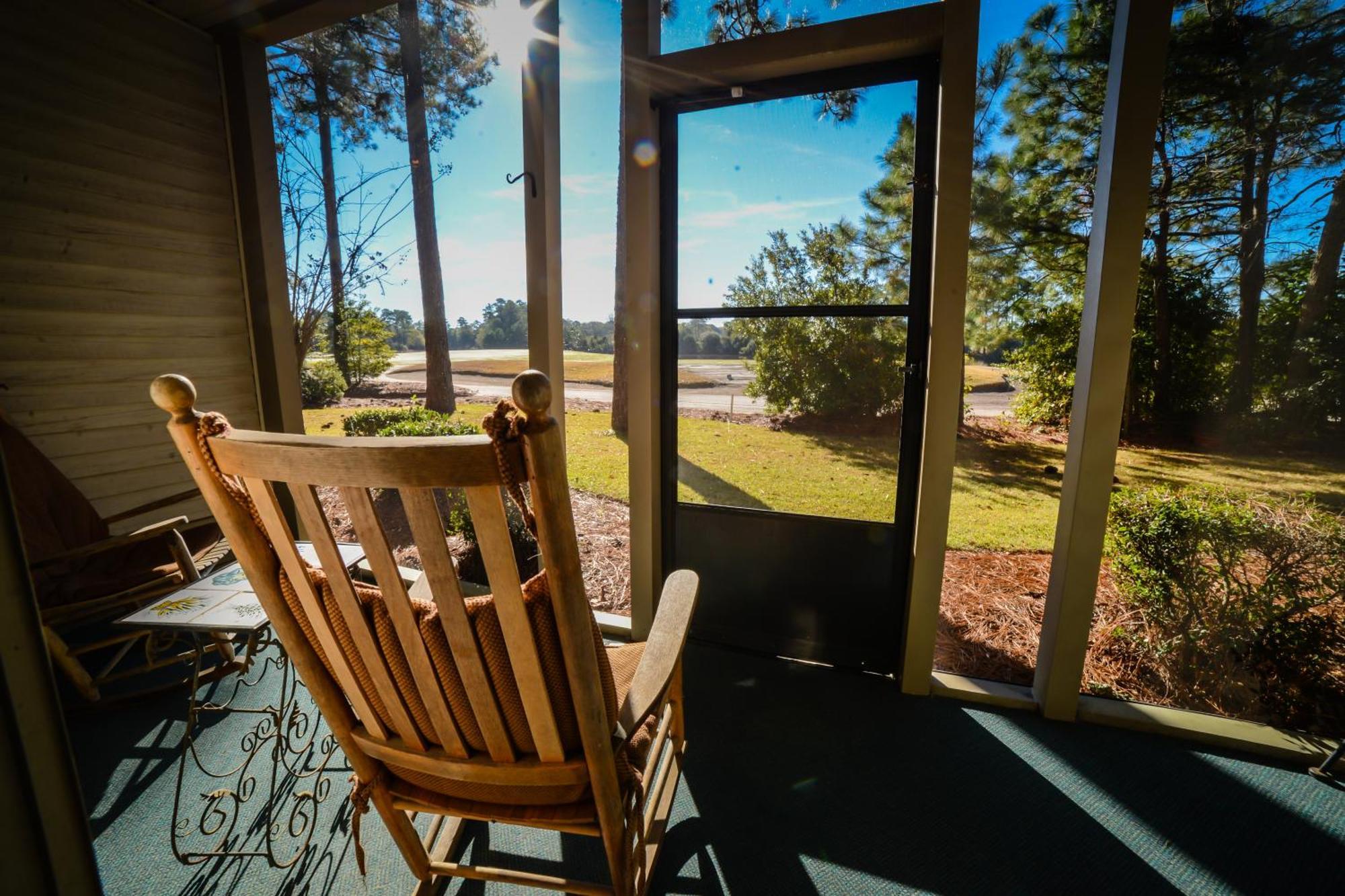 Litchfield Beach & Golf Resort Екстериор снимка