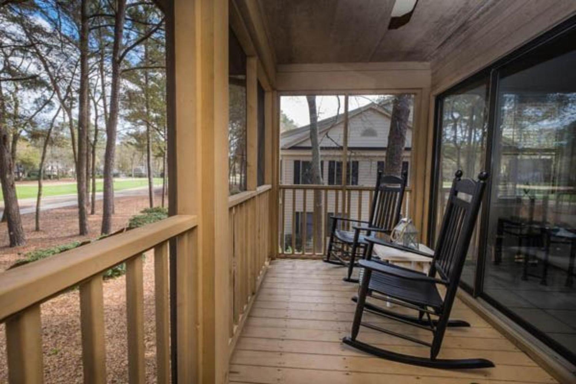 Litchfield Beach & Golf Resort Екстериор снимка
