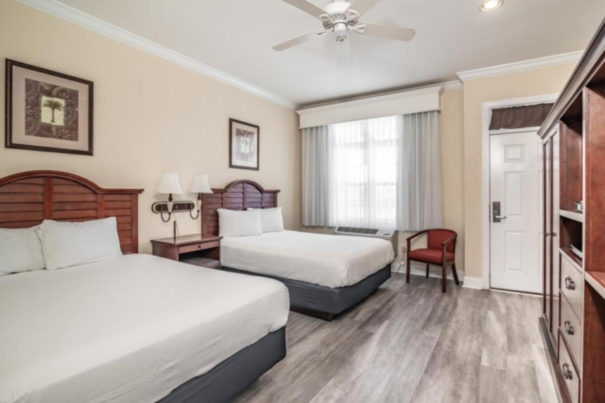 Litchfield Beach & Golf Resort Екстериор снимка