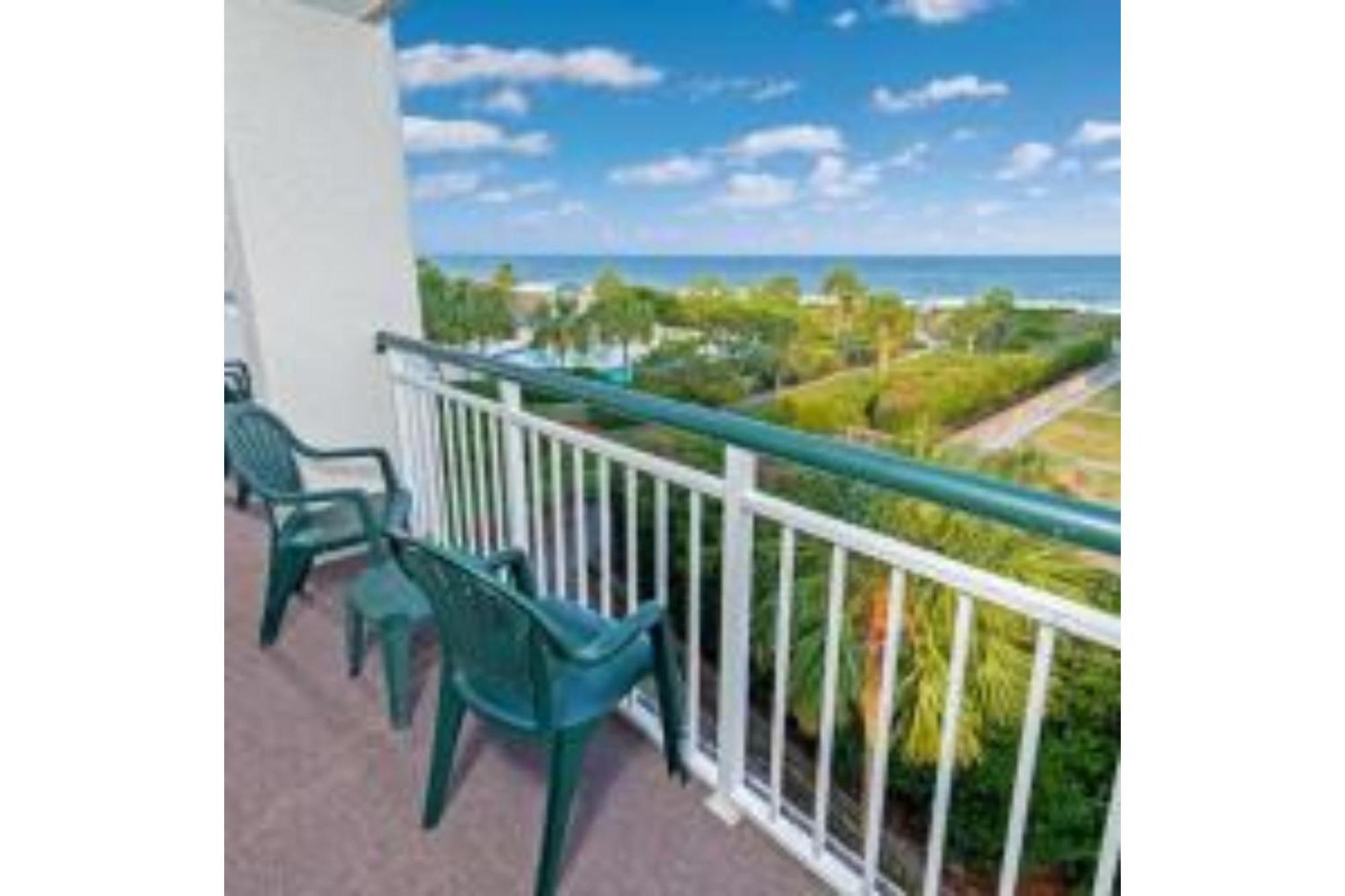 Litchfield Beach & Golf Resort Екстериор снимка