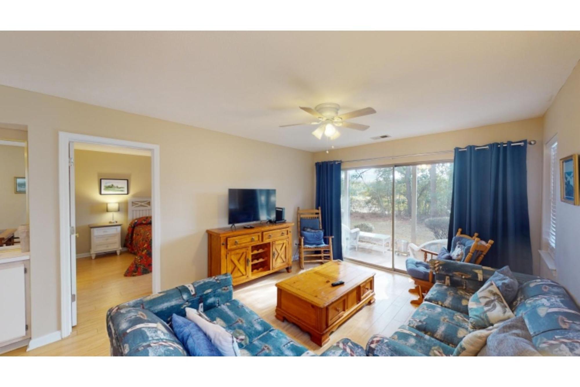 Litchfield Beach & Golf Resort Екстериор снимка